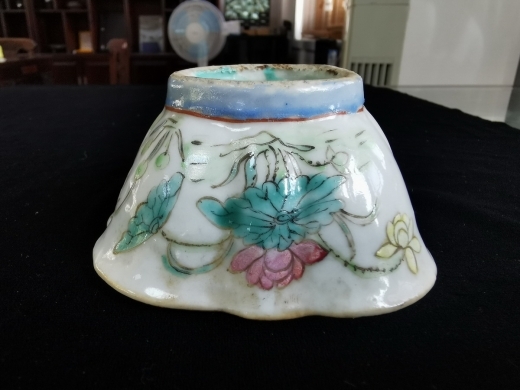 粉彩花鸟博古碗