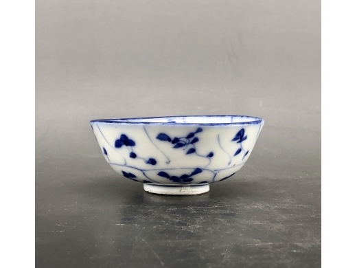 青花灵芝纹茶盏