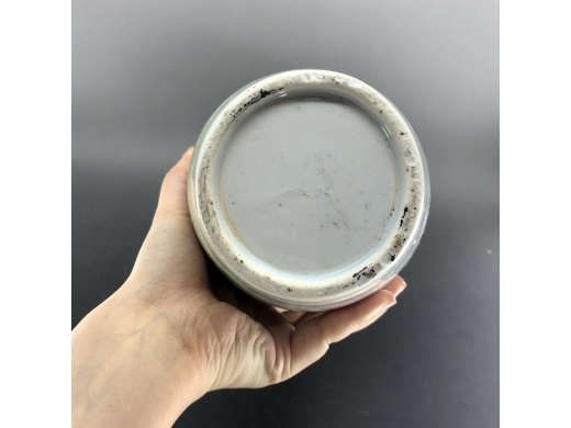 粉彩仕女纹瓶