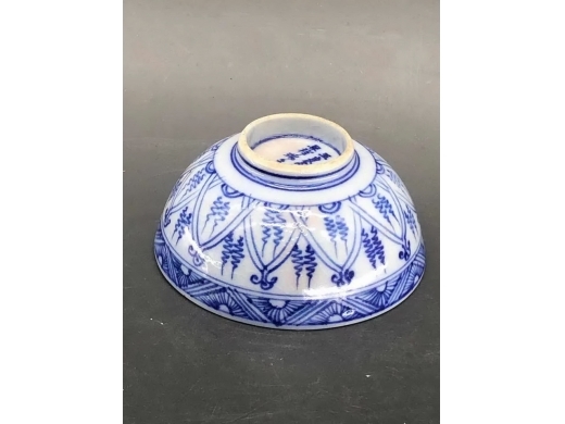 青花花叶纹茶盏