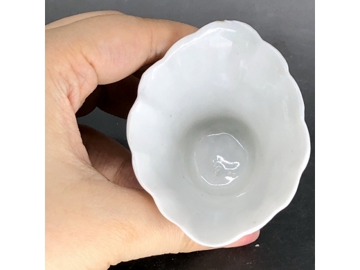 德化窑白釉龙鹤梅桩杯