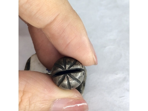 银刻人物挂铃铛二个