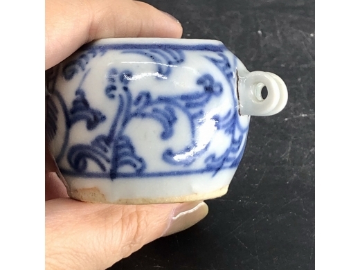 青花淡描缠枝花鸟食缸
