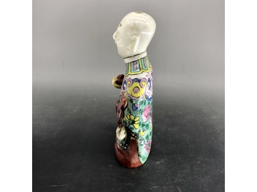粉彩香童瓷塑