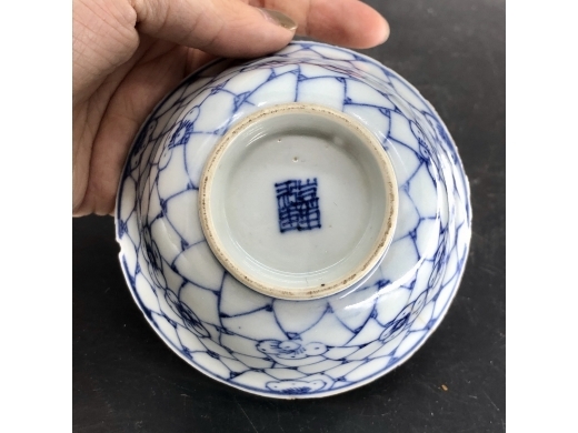 青花淡描冰梅纹茶碗