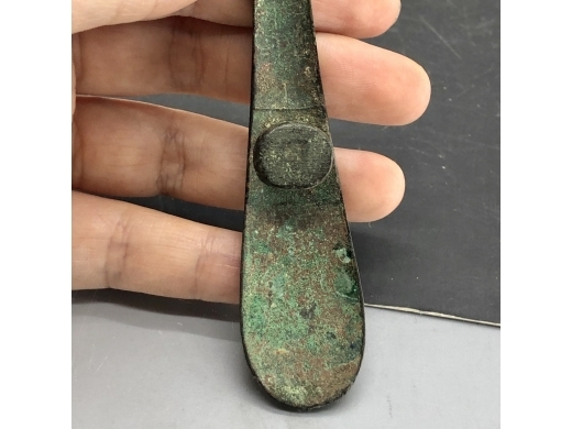 铜龙首带钩