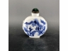青花人物铺首鼻烟壶