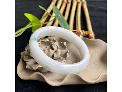 11翠手镯