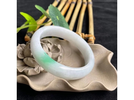 11翠手镯