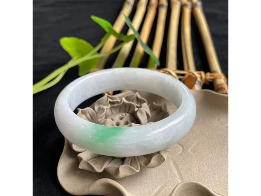 11翠手镯