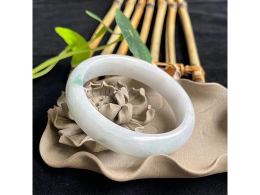 11翠手镯