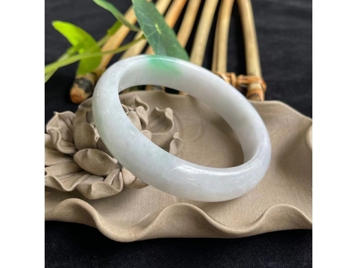 11翠手镯