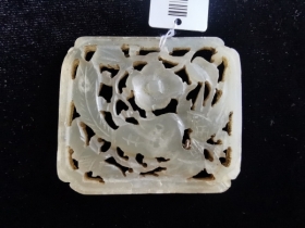 白玉鹊梅纹嵌饰