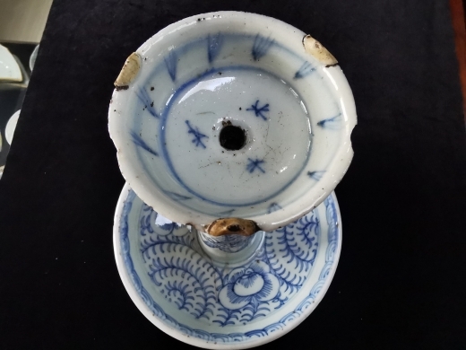 青花缠枝花卉纹油灯盏