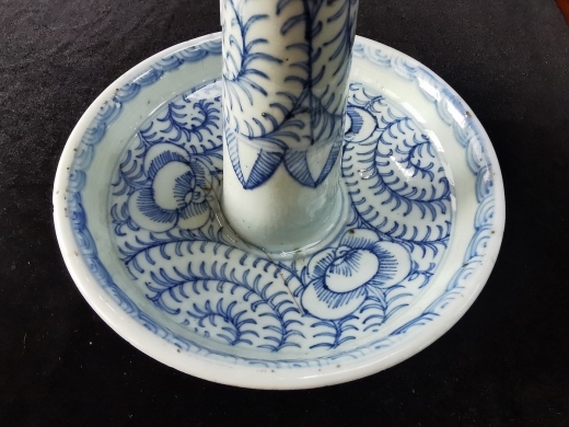 青花缠枝花卉纹油灯盏