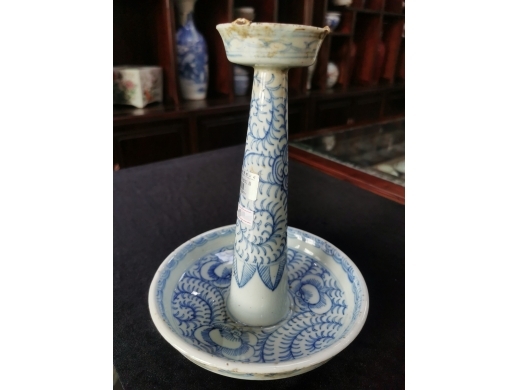 青花缠枝花卉纹油灯盏