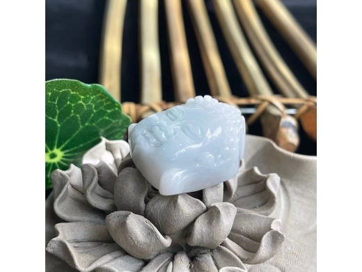 1翡翠佛头