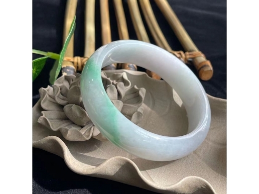 6宽版翠手镯