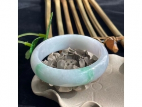 6宽版翠手镯