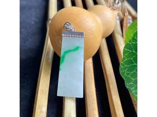 37号18K金翠方牌