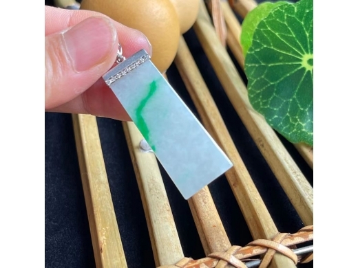 37号18K金翠方牌