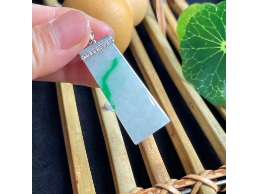 37号18K金翠方牌