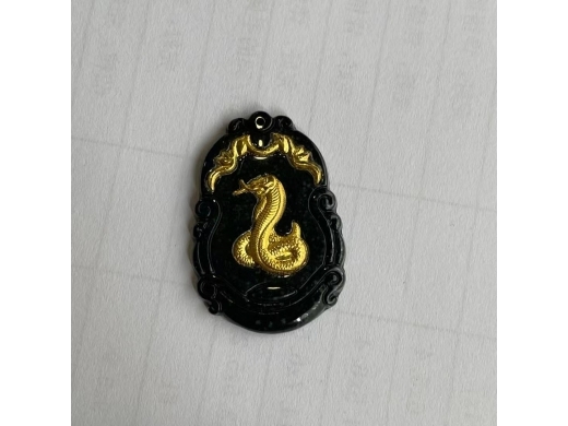 13墨翠千足金生肖蛇牌