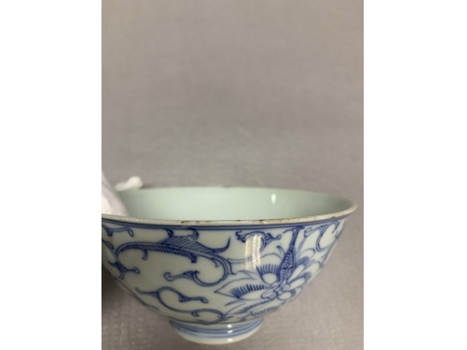 青花缠枝纹碗