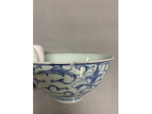 青花缠枝纹碗