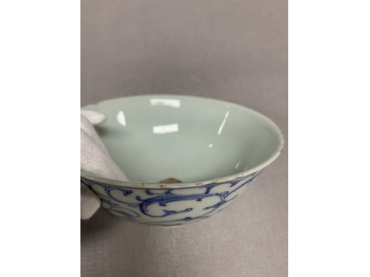 青花缠枝纹碗
