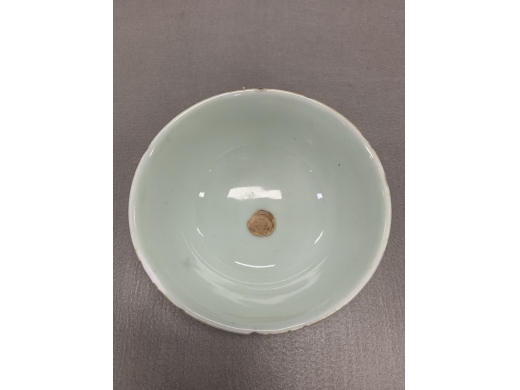 青花缠枝纹碗