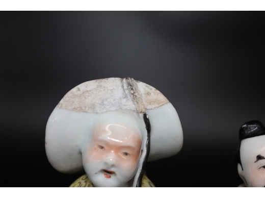67号瓷塑人物