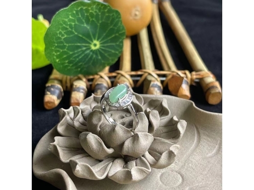 18翡翠戒指