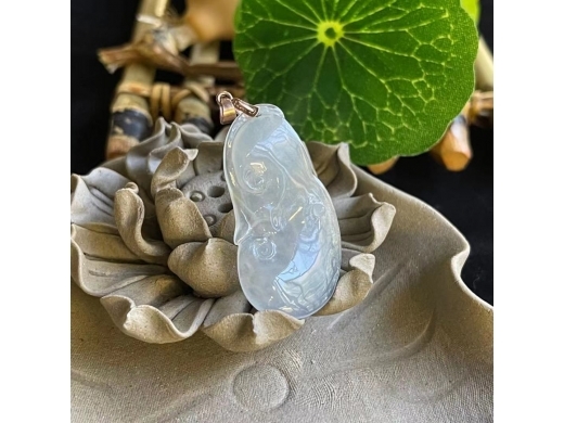 43高冰龙衔灵芝