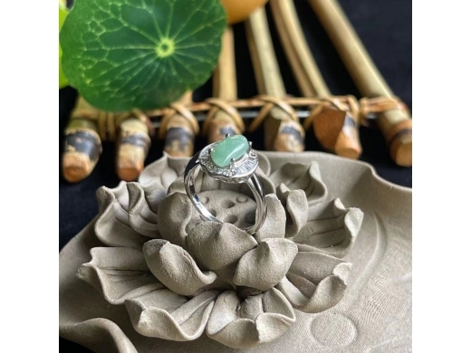 18翡翠戒指