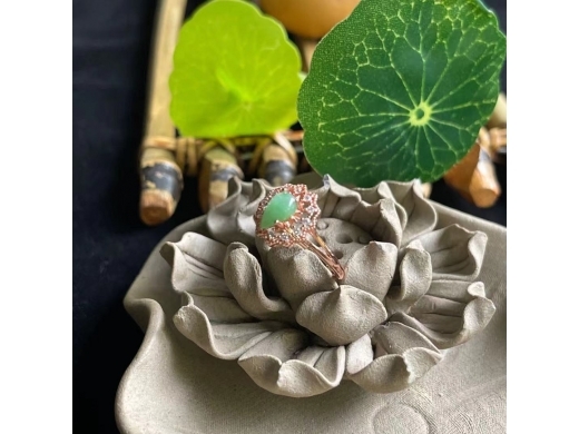 8翡翠戒指