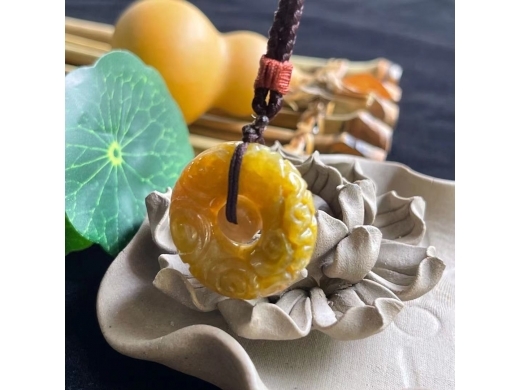 3黄翡镂雕时来运转