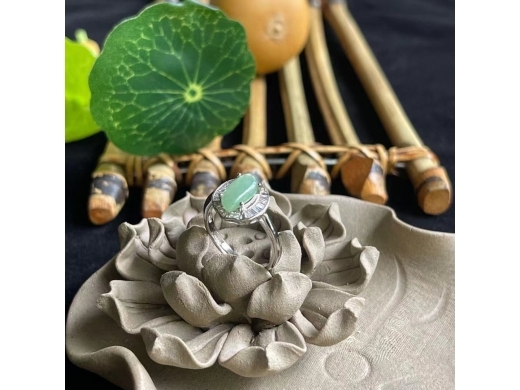 18翡翠戒指