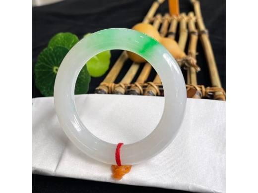 25圆条翠手镯