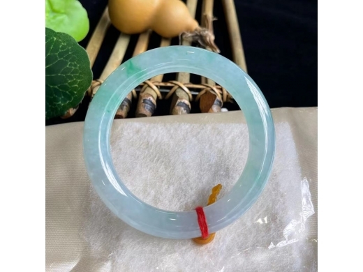 29圆条翠手镯