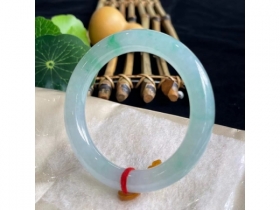 29圆条翠手镯