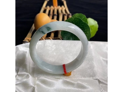 12飘花手镯