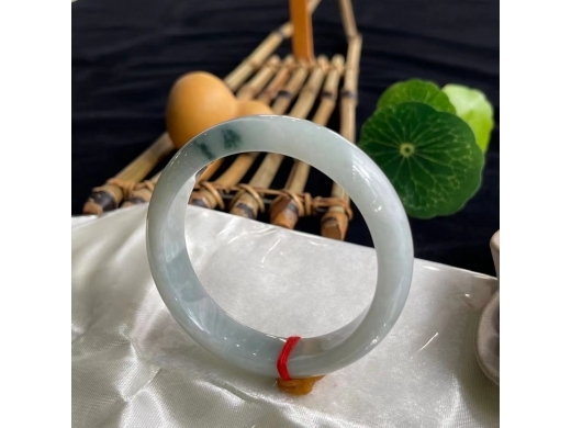 12飘花手镯