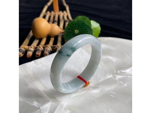 12飘花手镯