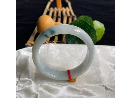 12飘花手镯