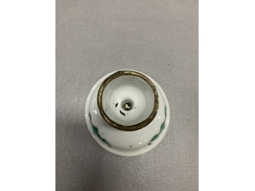粉彩高足盘
