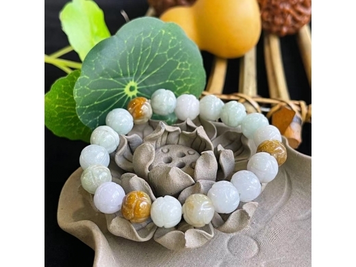 8翡翠手串