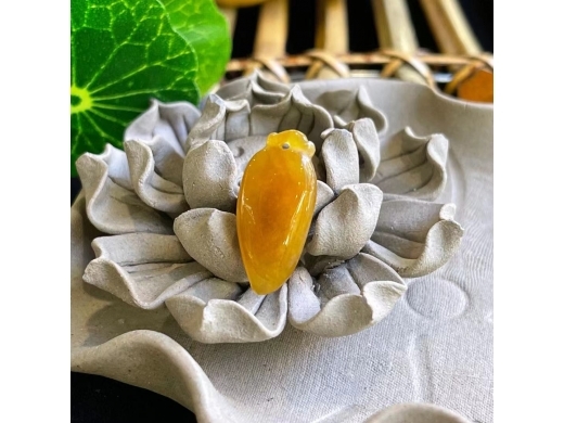 2黄翡挂件
