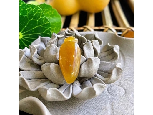2黄翡挂件