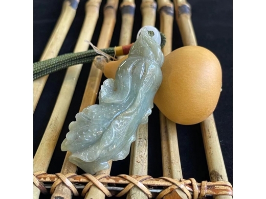 23翡翠白财手把件
